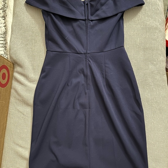 NWT NAVY BLUE cocktail dress M Off the Shoulder size 9 - Picture 3 of 3